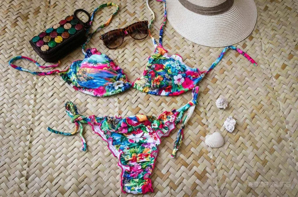 Bikini (1) Bikini 1