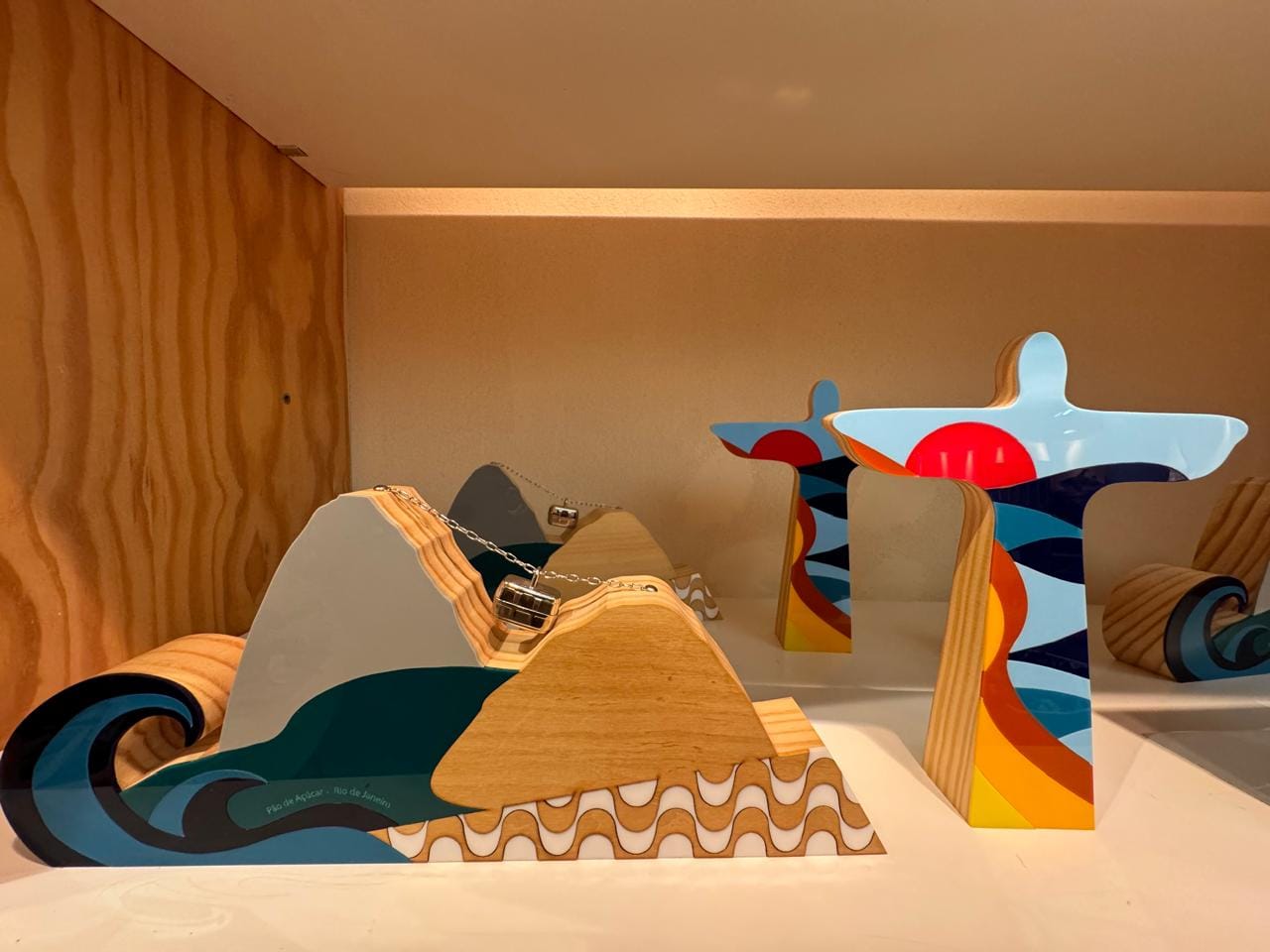 Mejores-recuerdos-de-Brasil Qué comprar en Brasil - Miniaturas del Cristo Redentor y el Pan de Azúcar