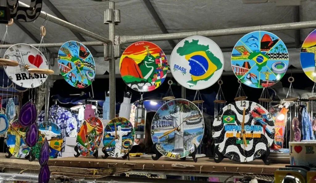 What-to-Buy-in-Brazil Decorative Plates