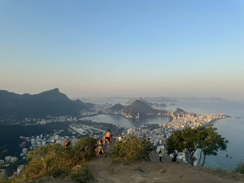 mejor-epoca-para-visitar-rio-de-janeiro Senderismo en Morro dos Dois Irmãos Río de Janeiro