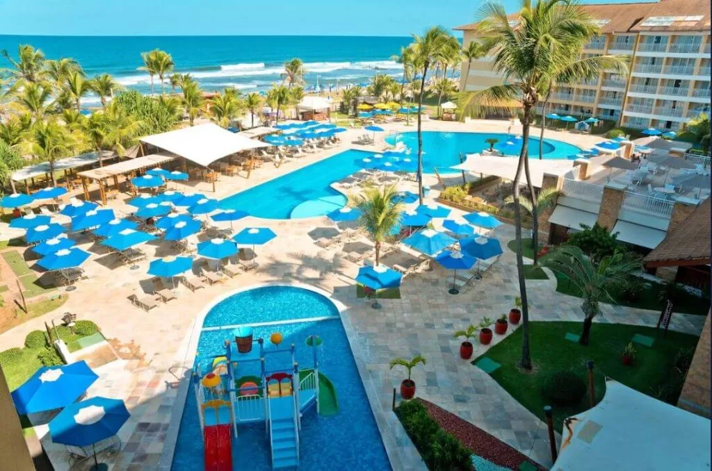 mejores-hoteles-en-salvador-brasil Vista de la piscina del Gran Hotel Stella Maris