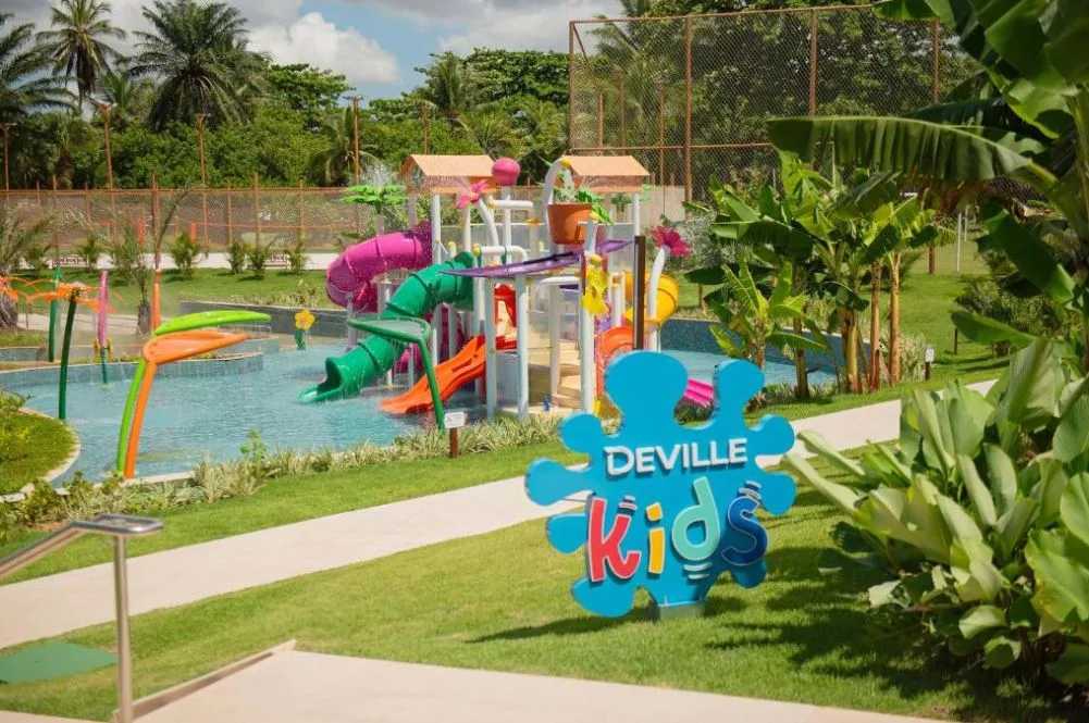 mejores-hoteles-en-salvador-brasil Vista de la piscina del Hotel Deville Prime Salvador