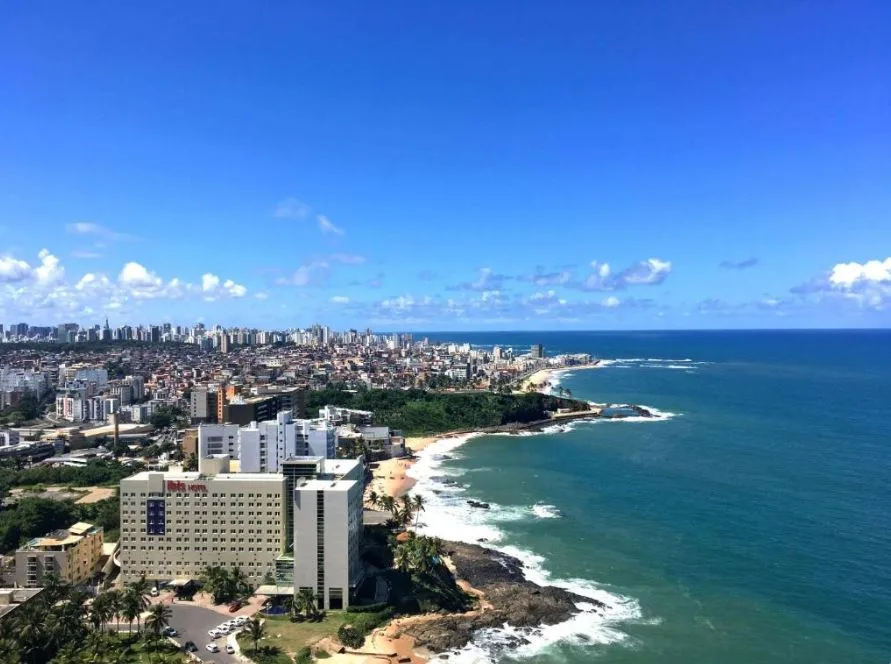 mejores-hoteles-en-salvador-brasil Vista del Hotel Ibis Salvador Rio Vermelho